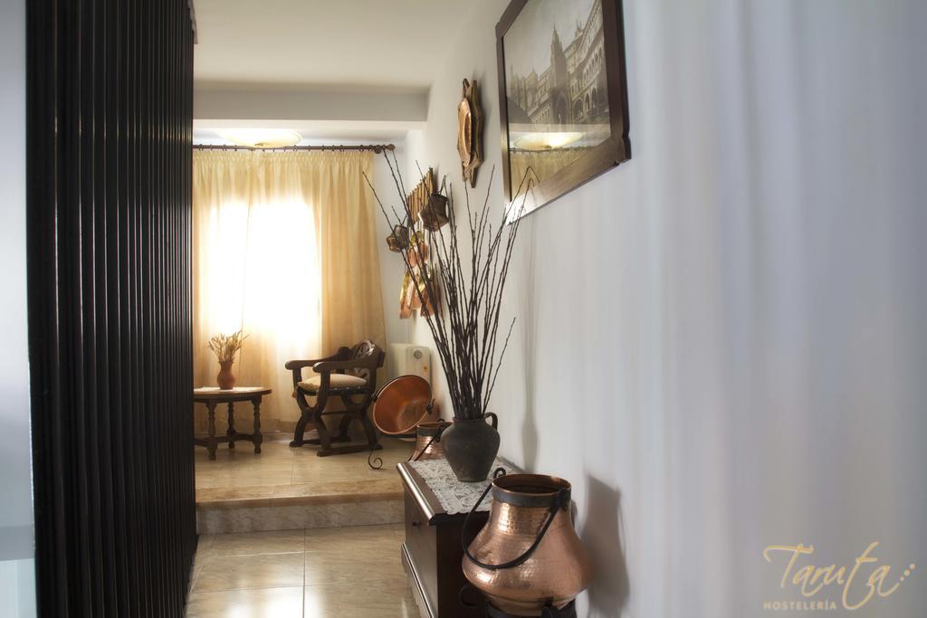 Hostal Alba Taruta Guadalupe  Exteriör bild