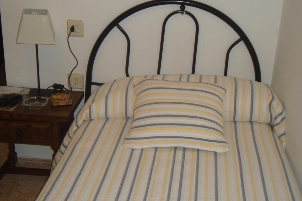 Hostal Alba Taruta Guadalupe  Rum bild