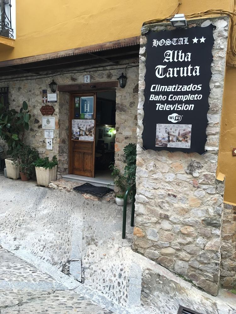 Hostal Alba Taruta Guadalupe  Exteriör bild
